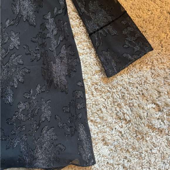 Laundry by Shelli Segal Black Mini Shift Dress with Belle Sleeves and bows - Picture 5 of 8